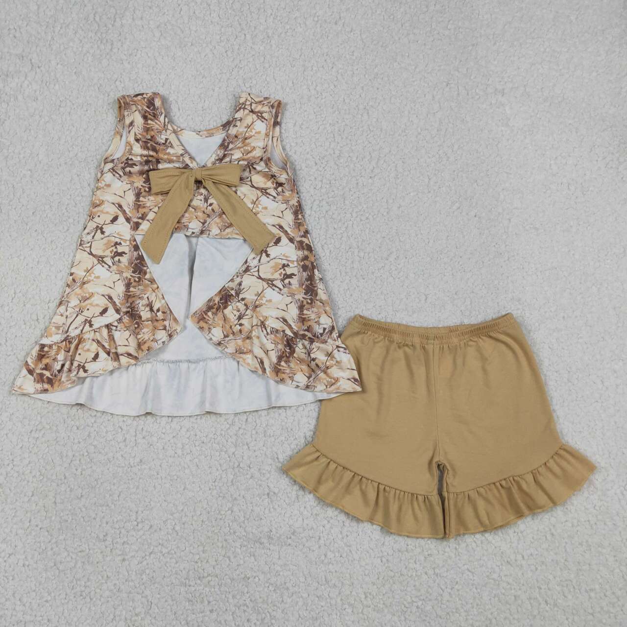 Camo top matching shorts girl summer outfit