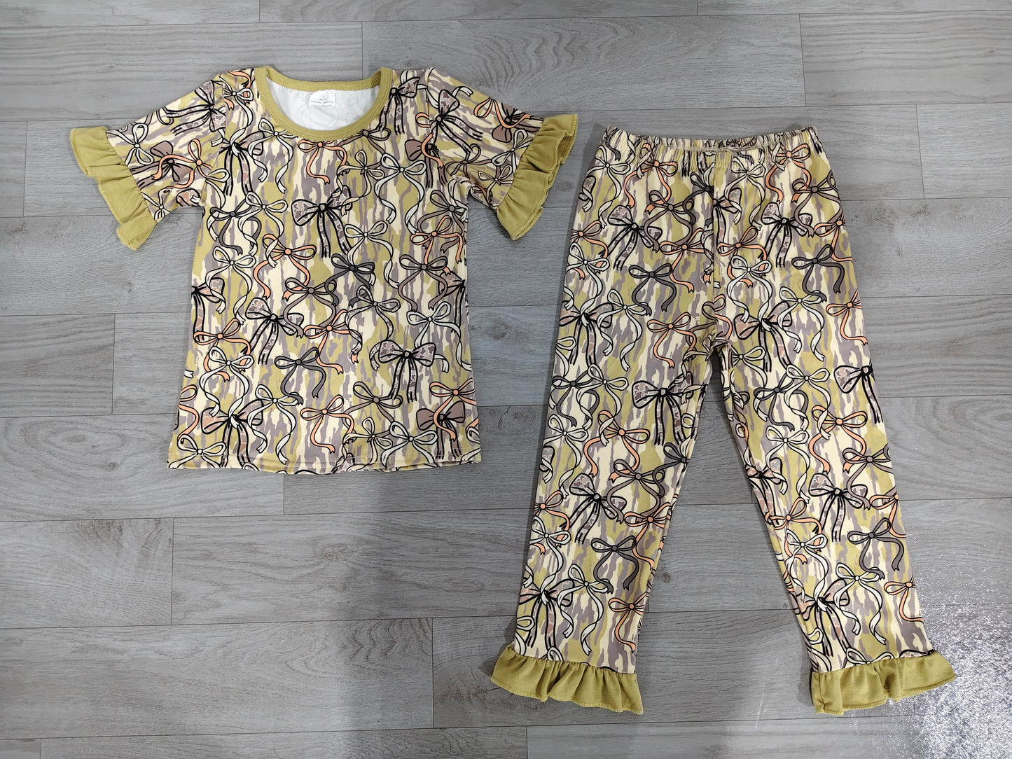 Baby girls camo bow short sleeve outfit preorder