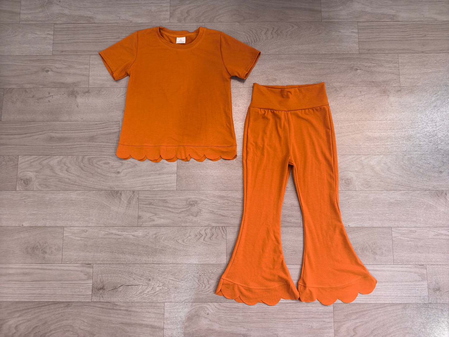 Girl orange color short sleeve scallop top matching pants wholesale outfit preorder