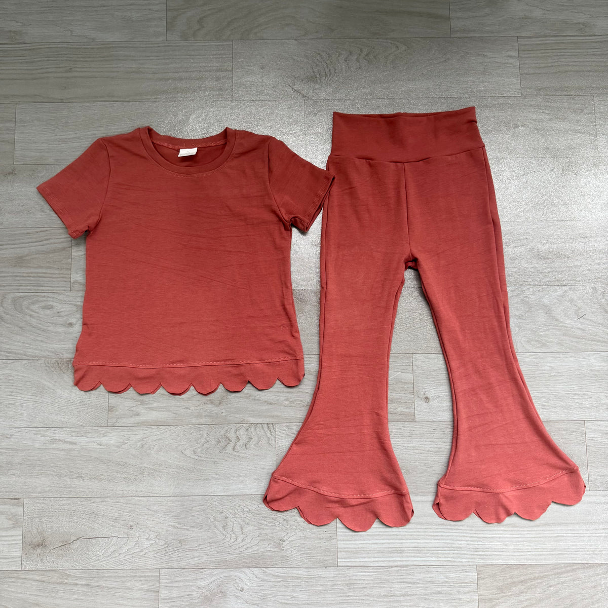 Girl brown color short sleeve scallop top matching pants wholesale outfit preorder