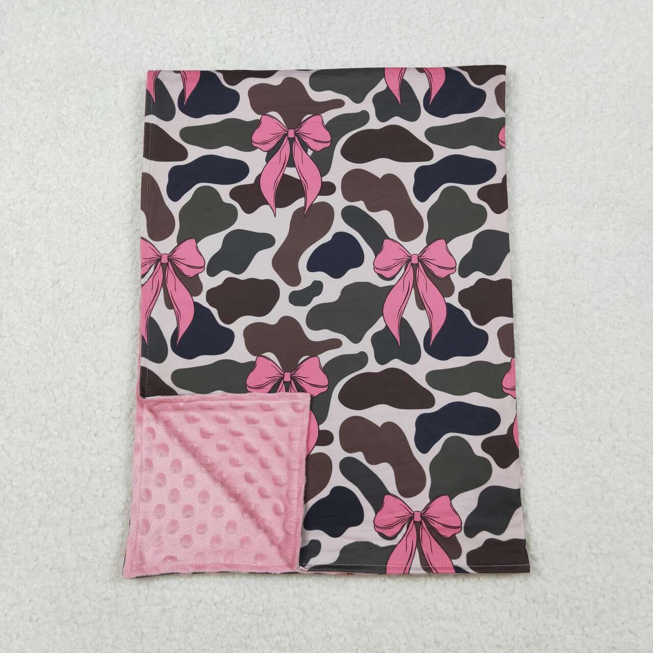 Pink bow camo print kids fleece blanket