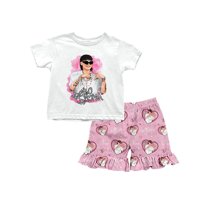 counrty music singer short sleeve outfit