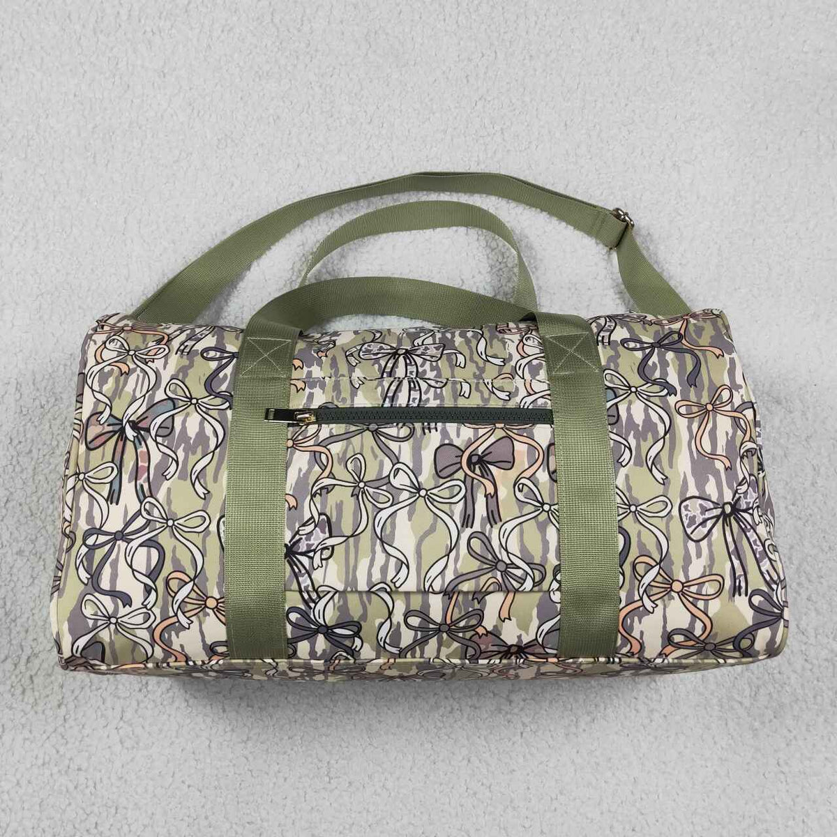 Camo bow design duffle bag