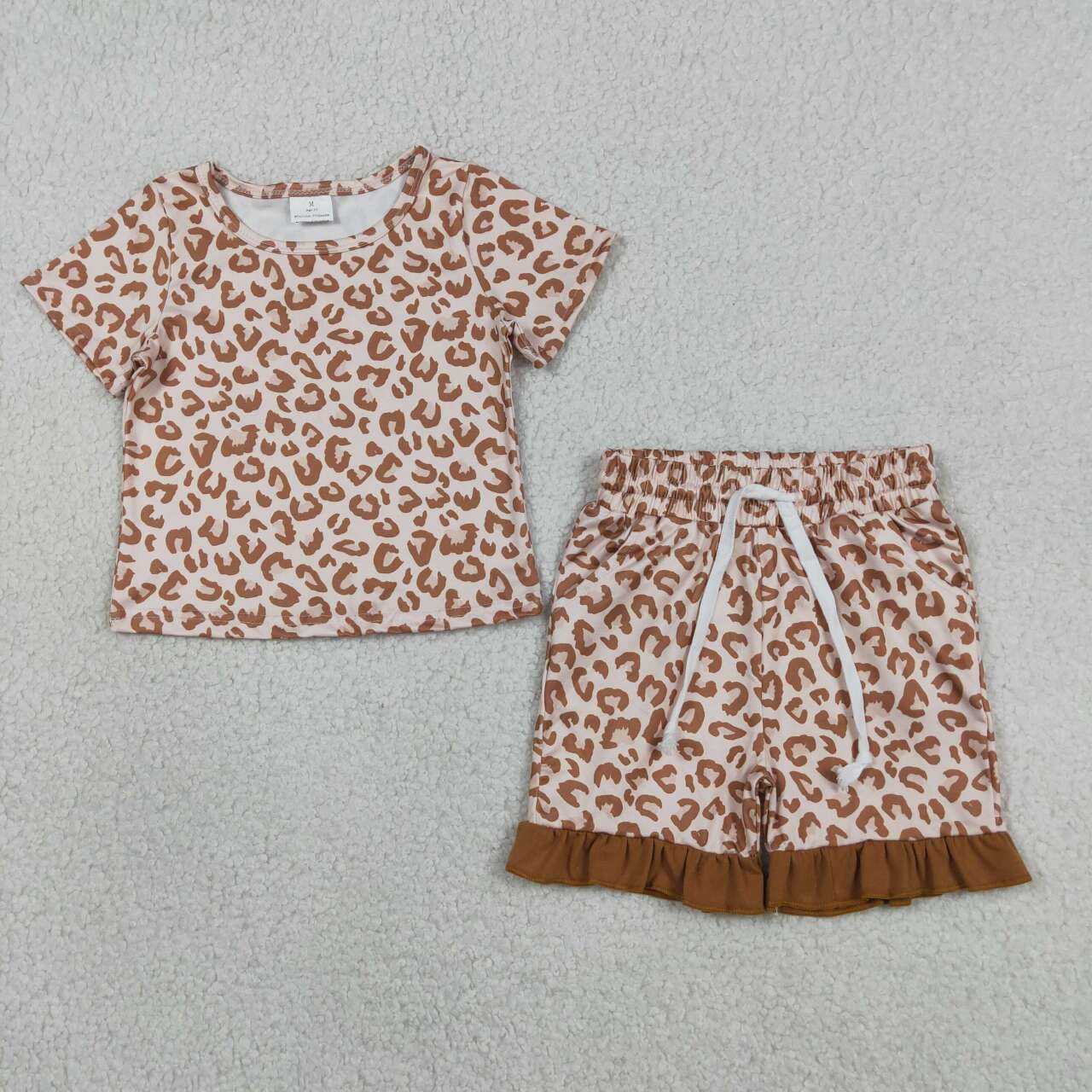 Leopard short sleeve top matching shorts girl outfit