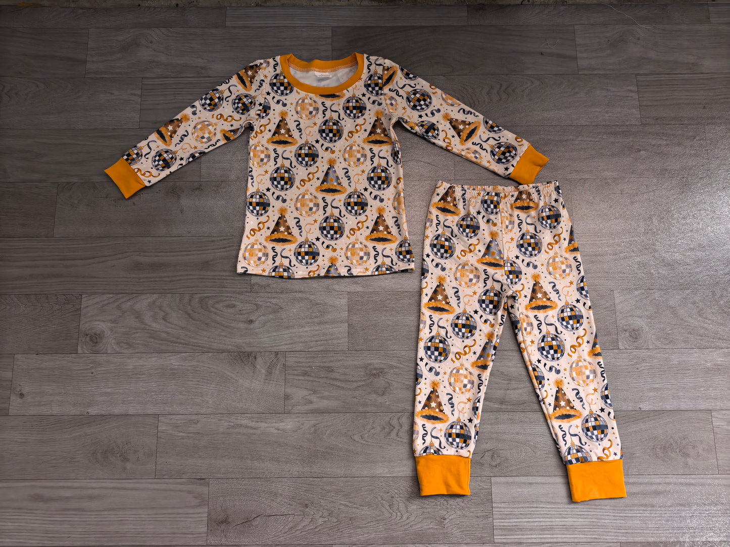 Long sleeve Happy New Year top matching pants boy wholesale factory price clothes preorder