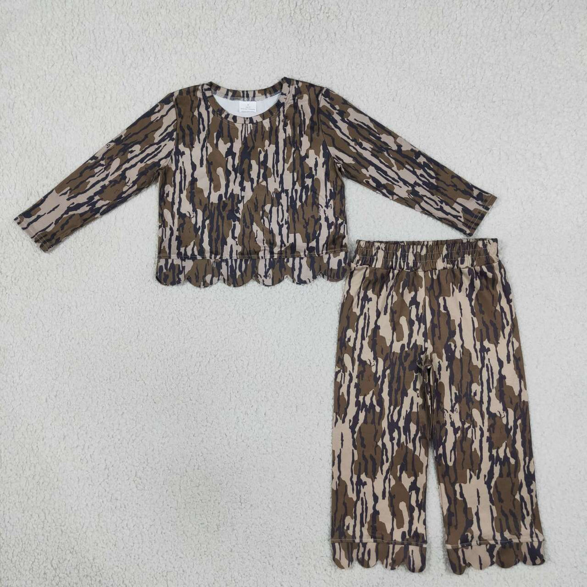 Camo print  girls long sleeve scalloped outfit