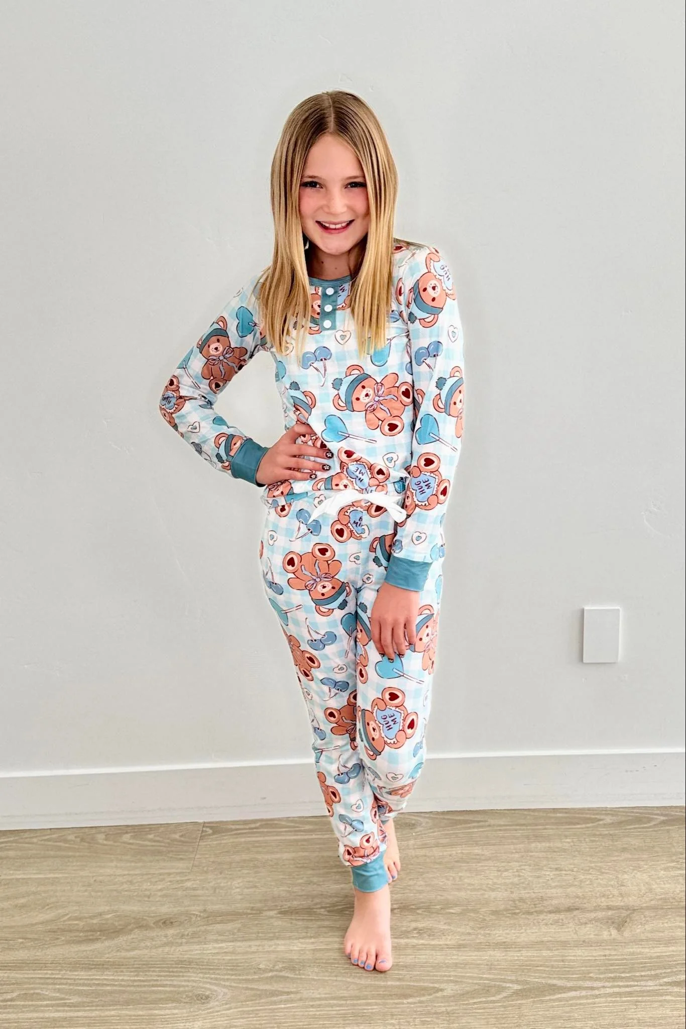 Valentines day hug me baby girls pajama set preorder