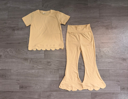 Girl cream color short sleeve scallop top matching pants wholesale outfit preorder