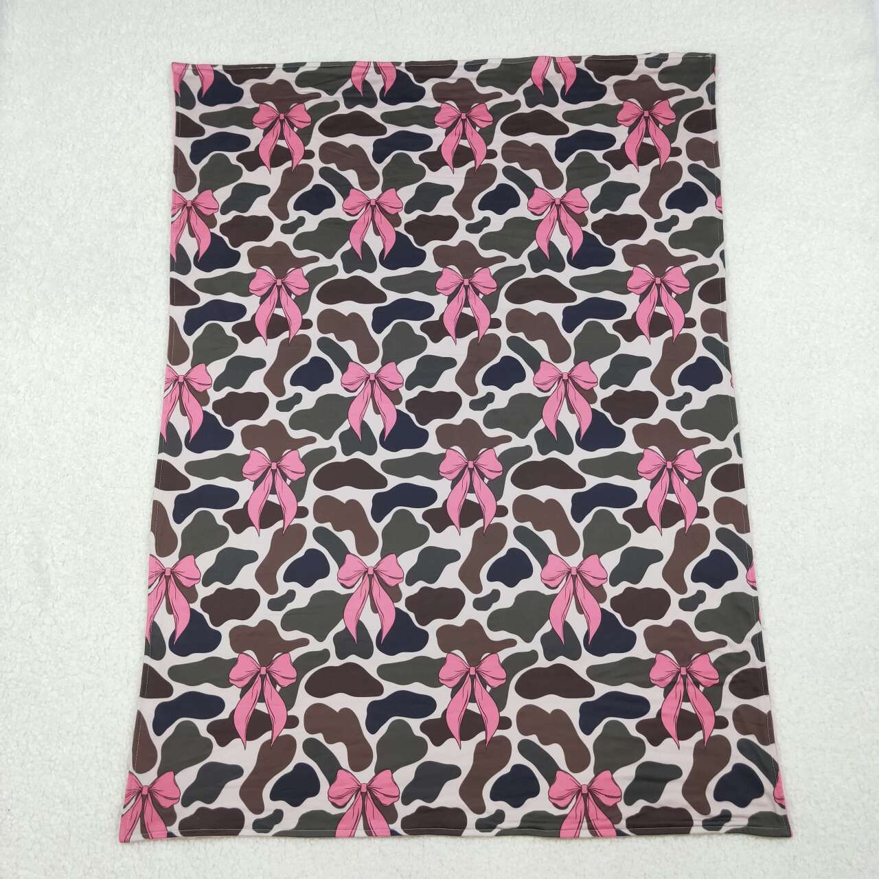 Pink bow camo print kids fleece blanket