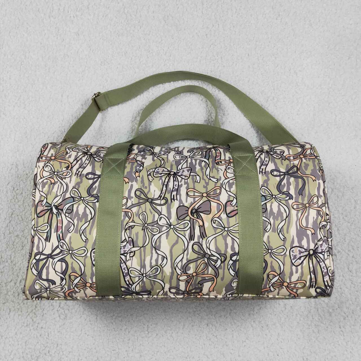 Camo bow design duffle bag