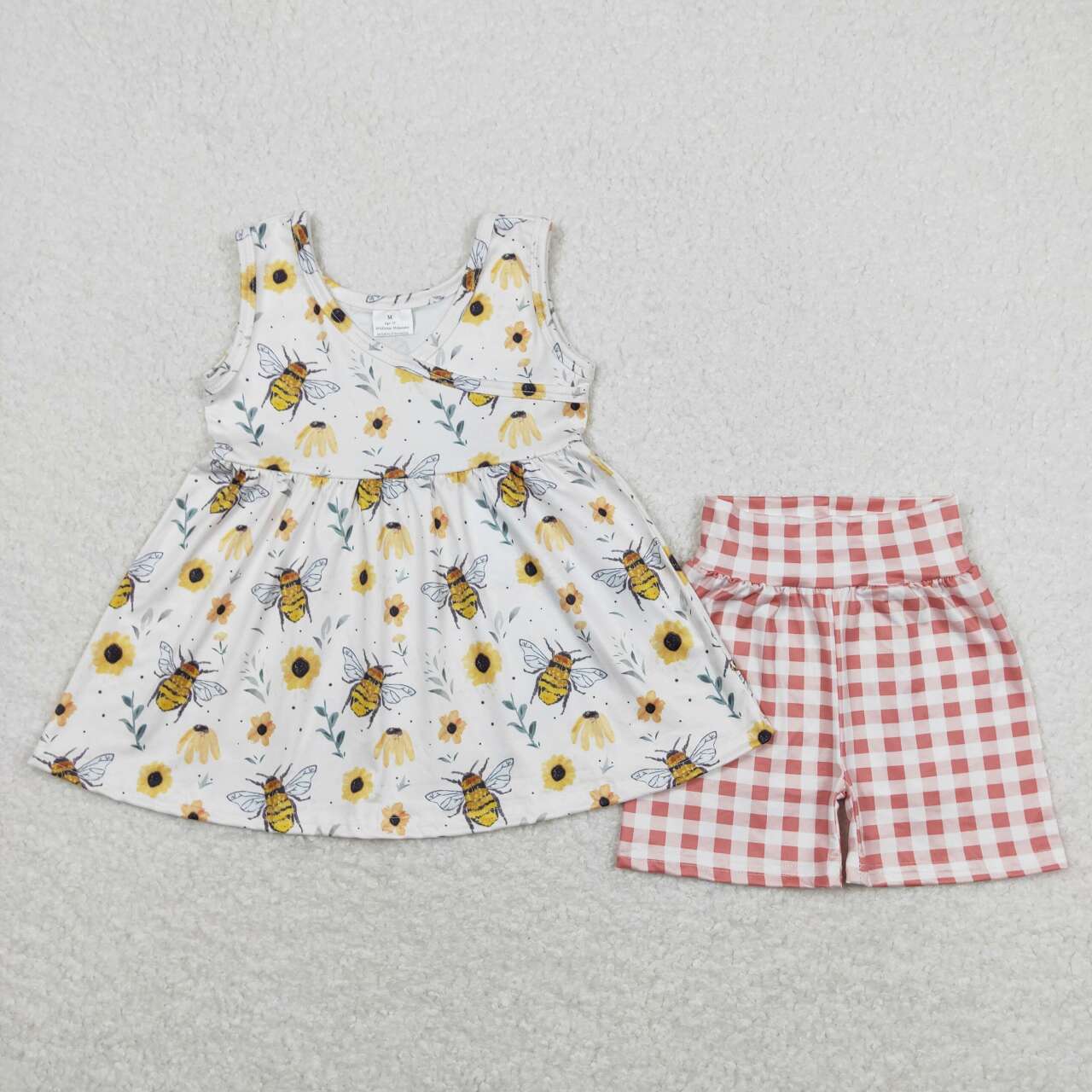 girls flower bee top plaid shorts outfit