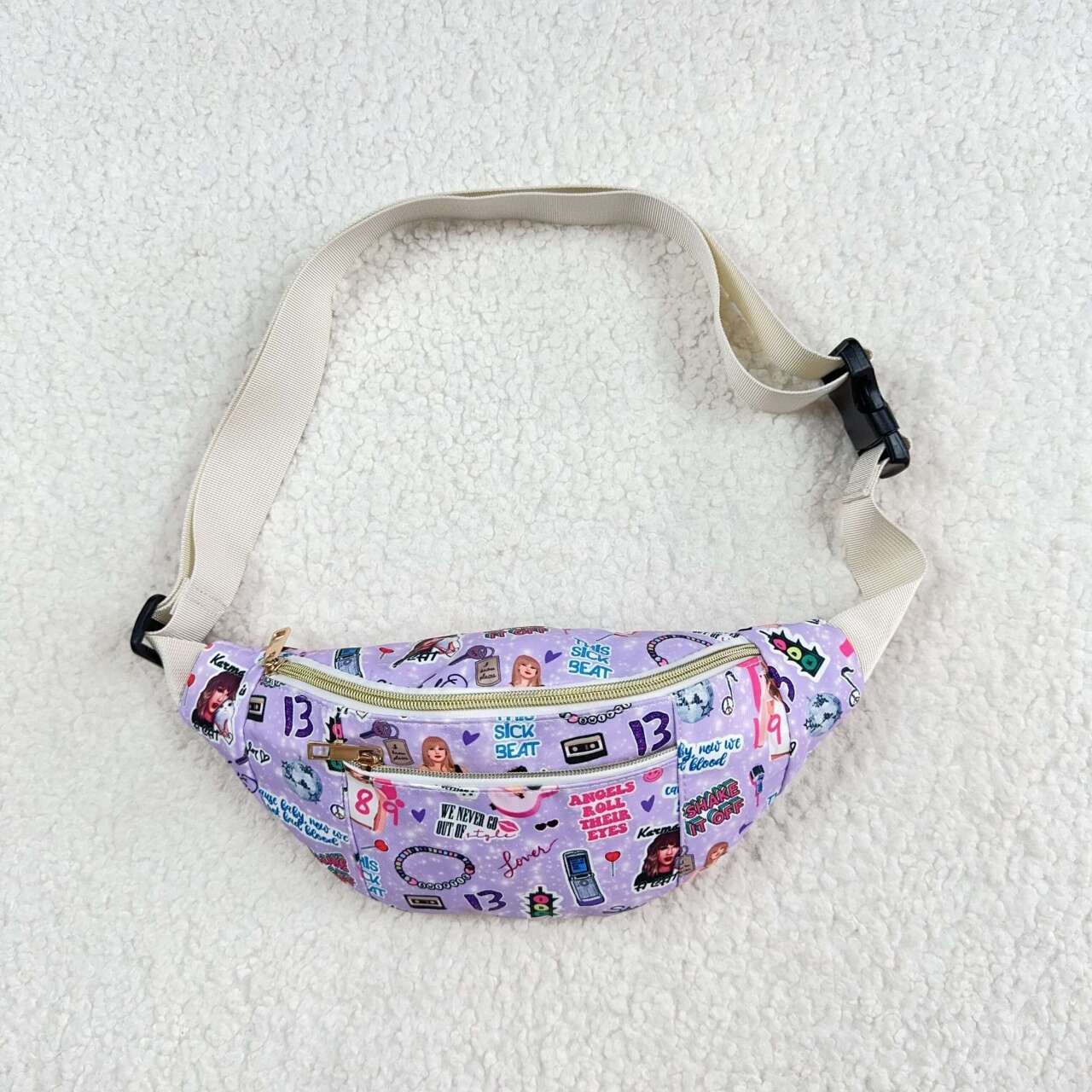 Country music singer fanny pack