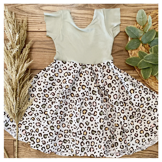 Baby girl short sleeve cheetah dress