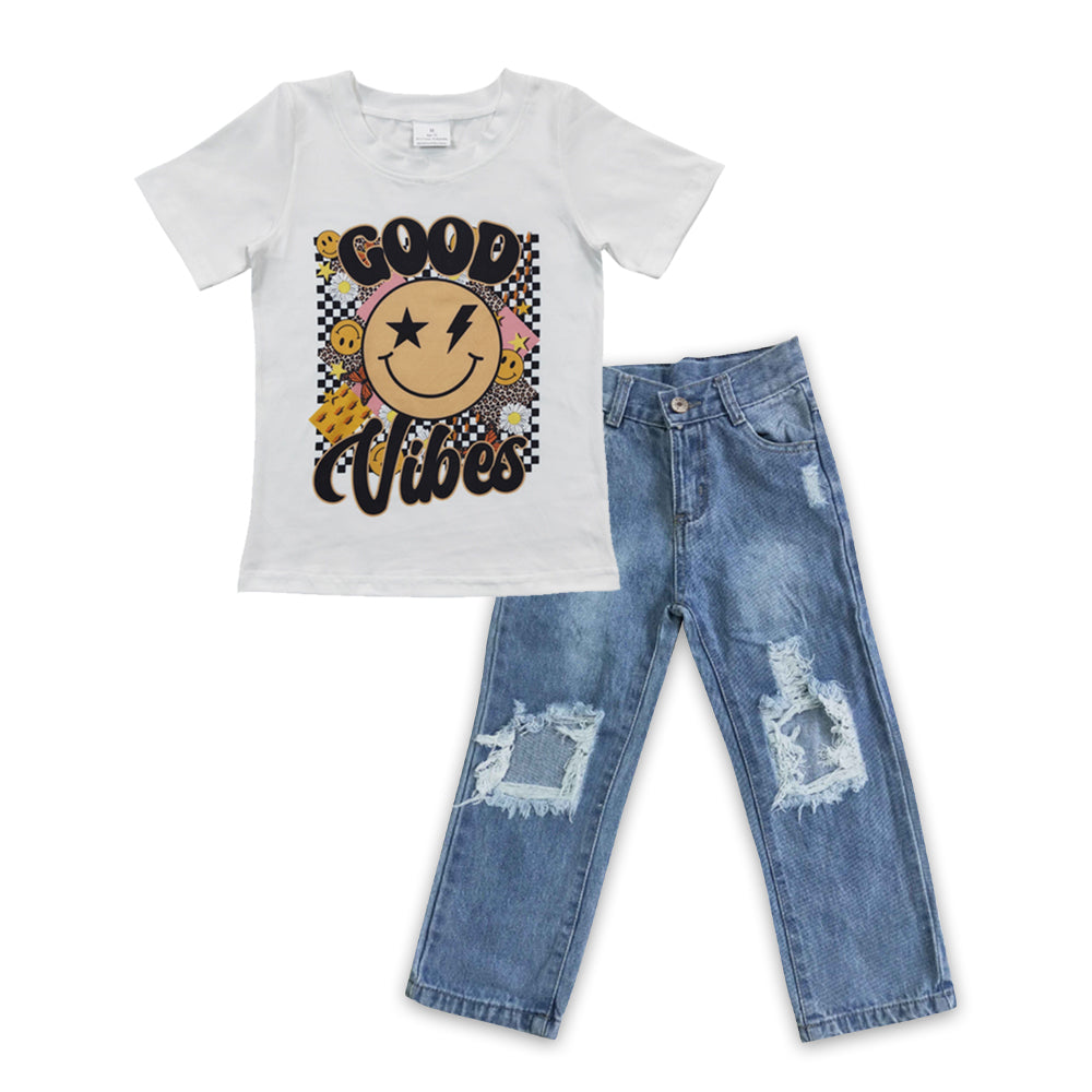 boy  short sleeve top big hole denim pants outfit