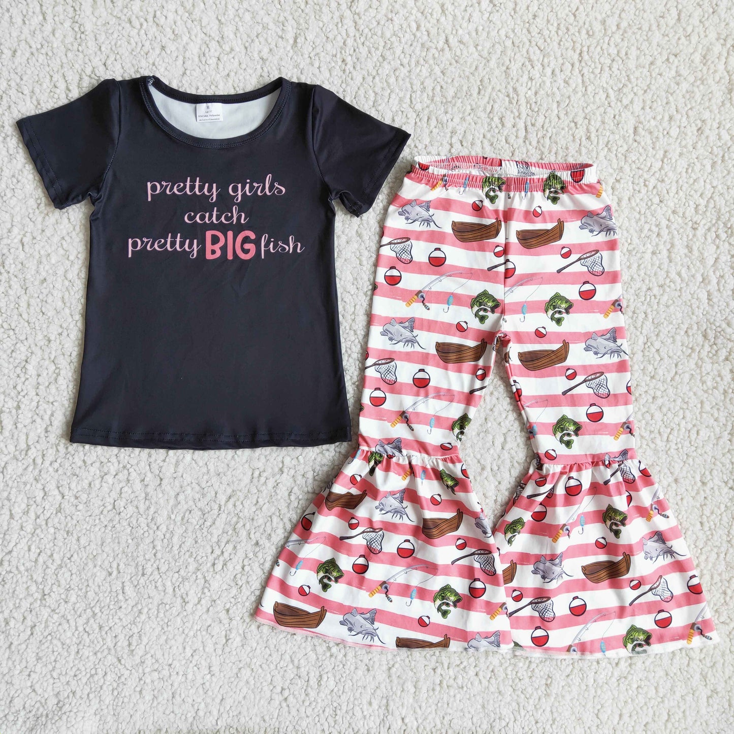 Pretty girl catch pretty big fish summer outfit