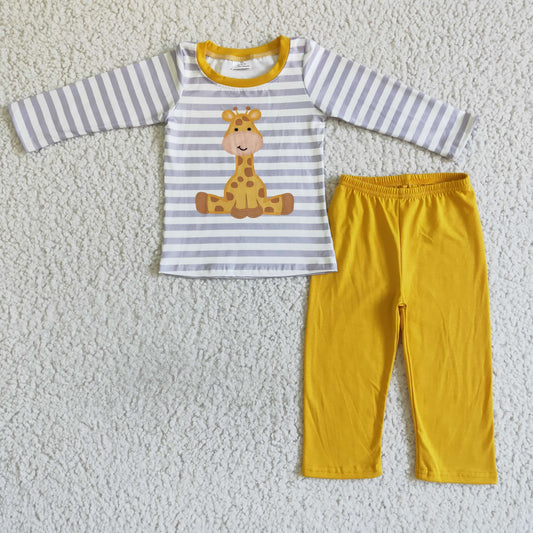 boy long sleeve giraffe pajama set